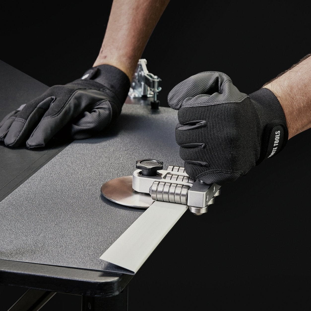 マントルピースオーダーページ Disc Bender L Model 43mm by Buschmann – RapidMaterials