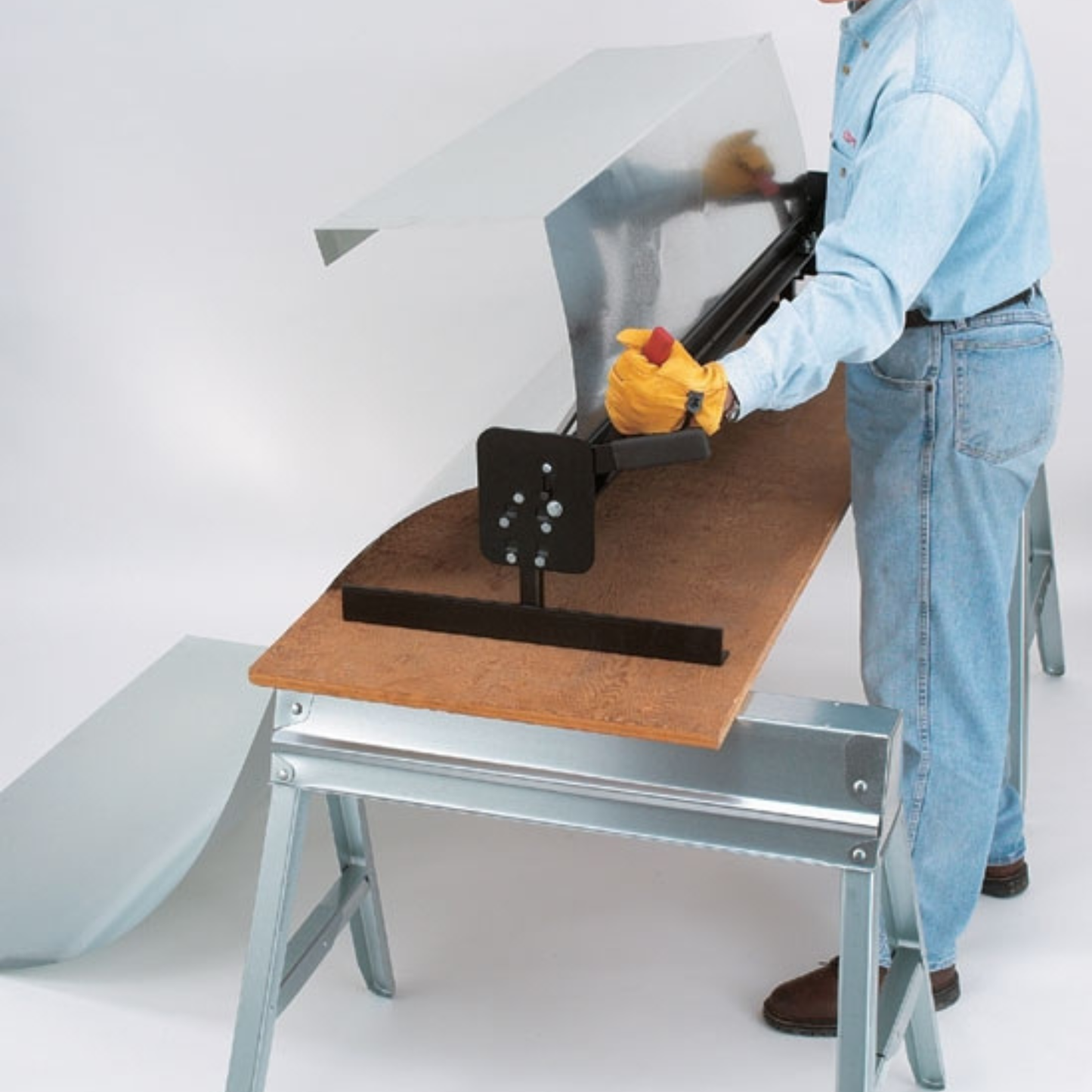 Malco MB48A Portable Mini-Brake – 48″ Sheet Metal Brake (Up to 135° Bends)